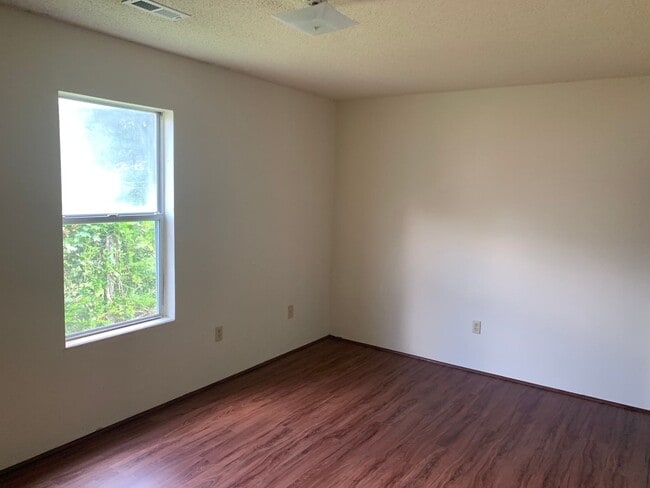 Building Photo - Apply Today!