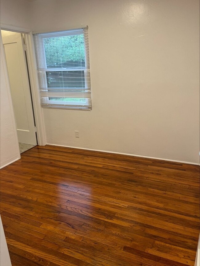 Building Photo - 2 Bedroom 1 Bath House Walking Distance to Cal Poly