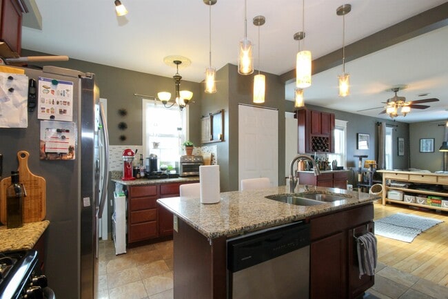 Building Photo - 1315 5th St NE