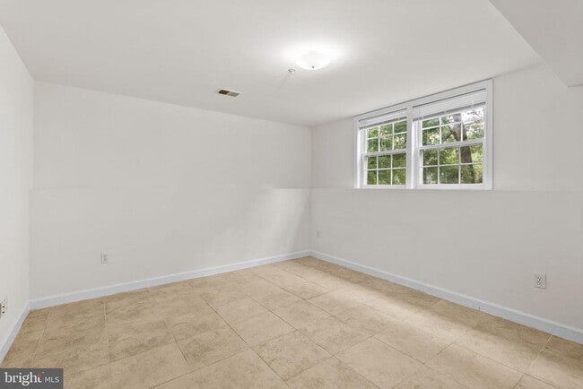Building Photo - 9606 48th Ave