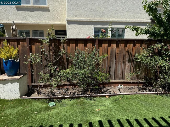 Building Photo - 4012 Gallaup Ct