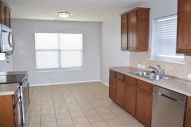 Building Photo - 375 Housefinch Loop