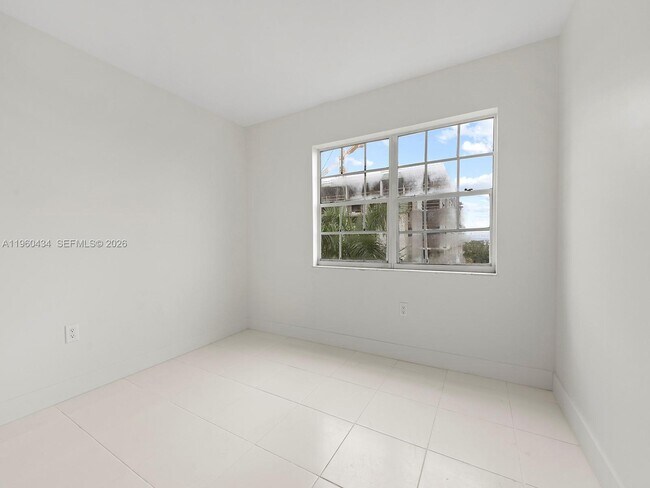 Building Photo - 1750 NW 27th Ave