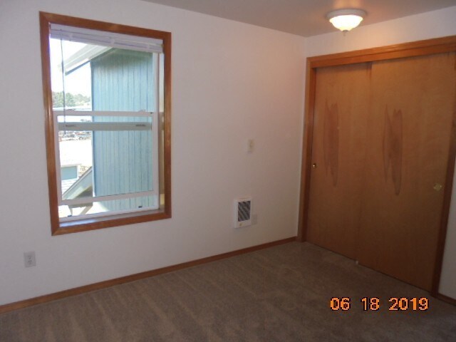 Building Photo - 473-475 SE Excel St