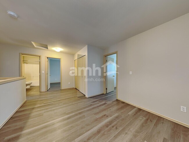 Building Photo - 9523 187 St E