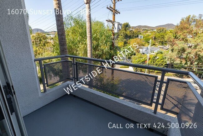 Building Photo - 16070 Sunset Blvd
