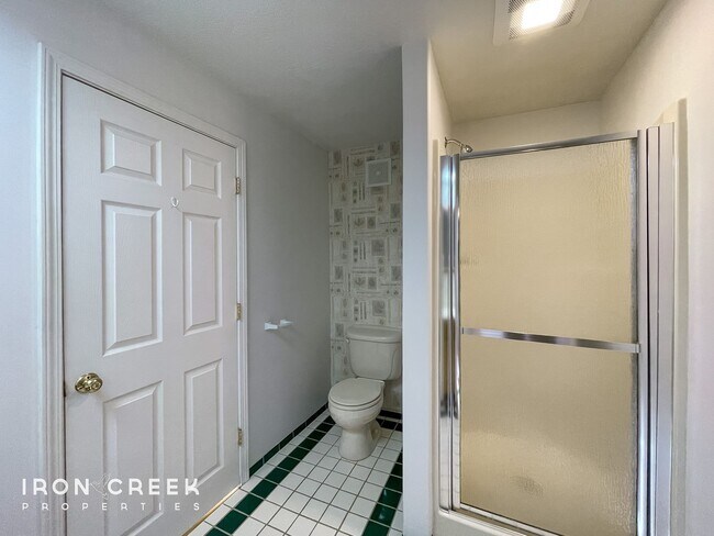 Building Photo - Beautiful 3-Bed/3.5-Bath Home in Gated Fai...