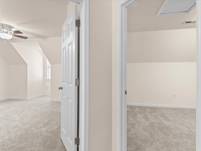 Building Photo - 709 Abbey Village Cir