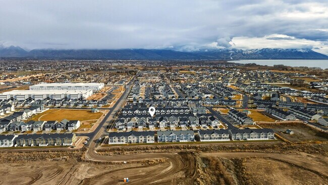Building Photo - 522 N Scuttlebutt Ln