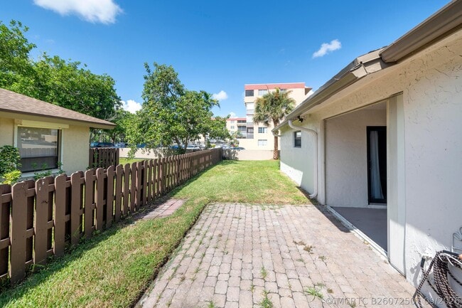 Building Photo - 325 NW 65th Terrace