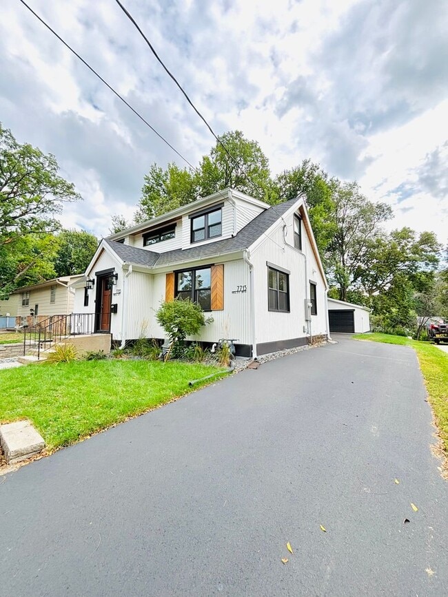 Building Photo - 7713 Knoll St