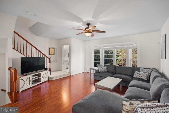 Primary Photo - 12 Popes Creek Ln