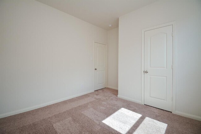 Building Photo - 569 Amberwood Pk Dr