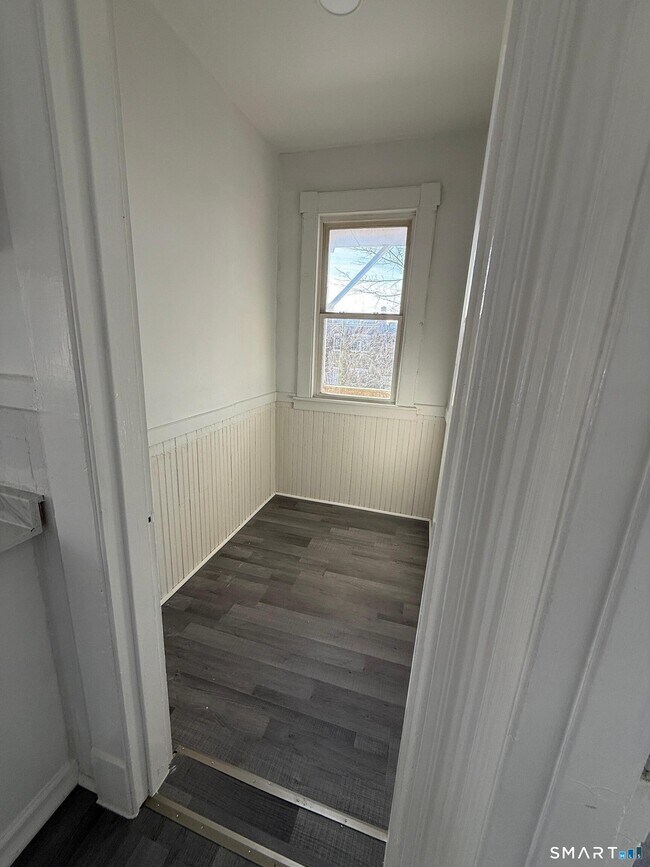 Building Photo - 64 Irion St