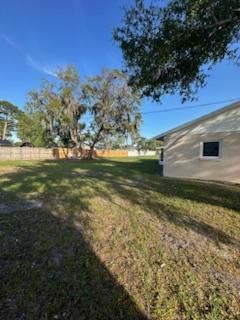 Building Photo - 3015 Sabal Palm Dr