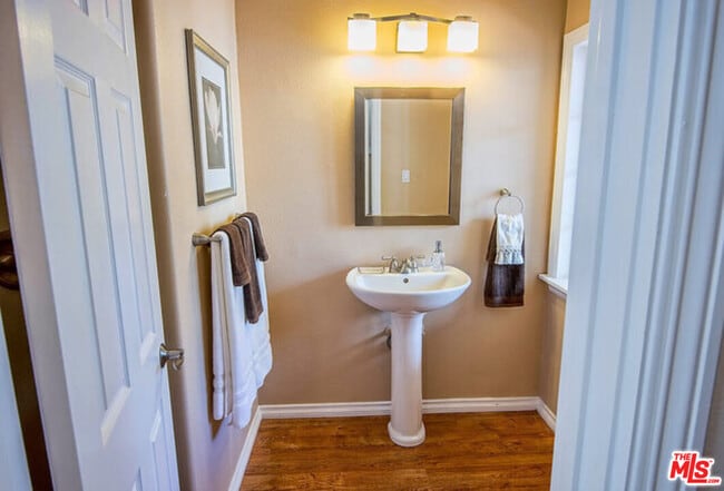 Building Photo - 7830 W 83rd St