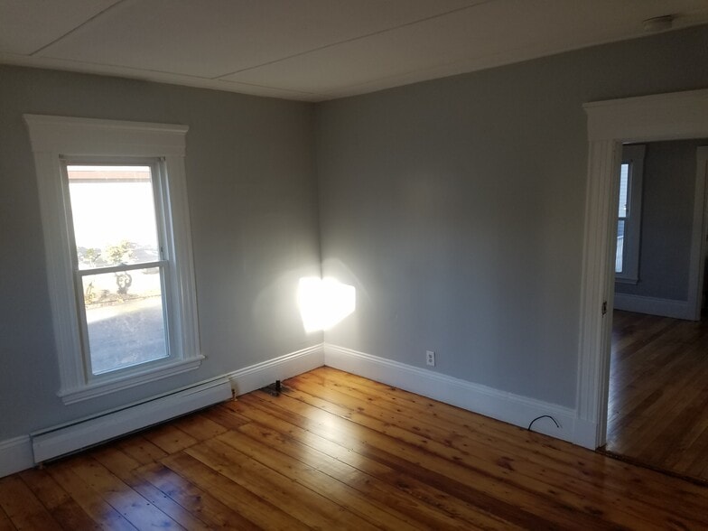 Building Photo - 857 Broadway