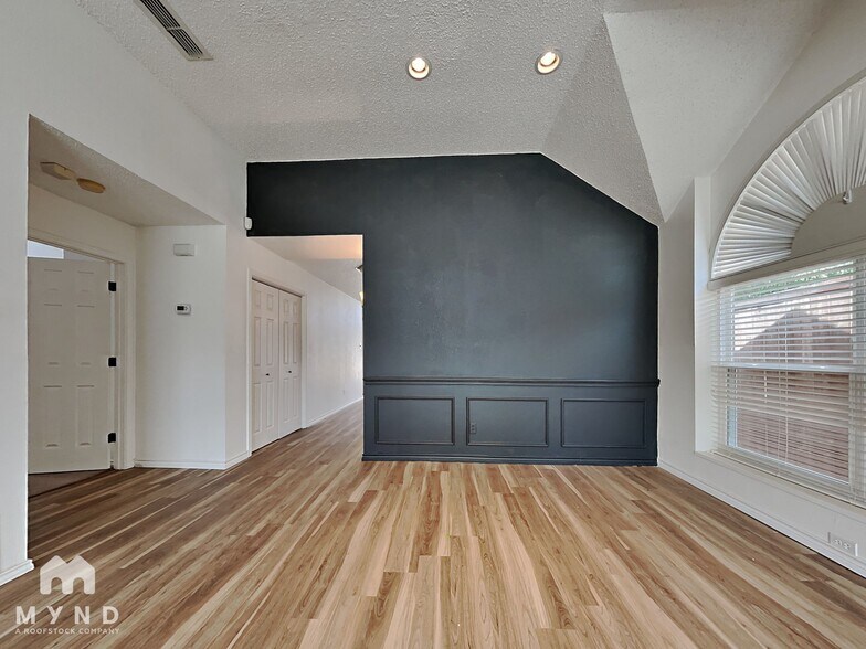 Building Photo - 951 Freshwood Ct