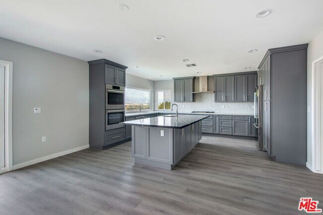 Building Photo - 4151 Don Mariano Dr