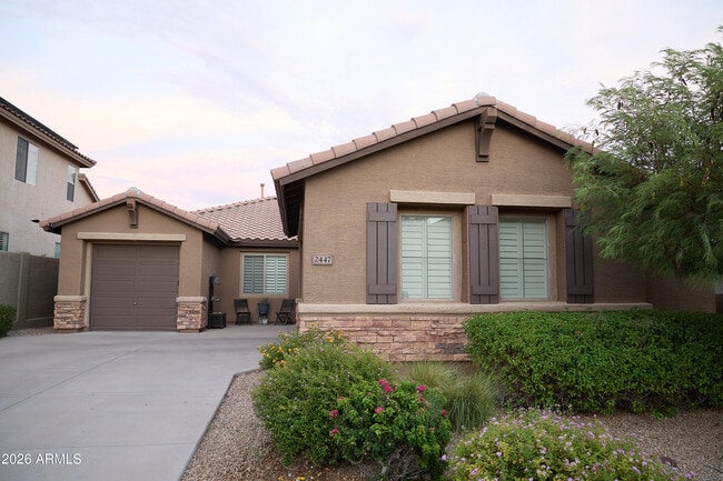 Building Photo - 2447 W Memorial Dr