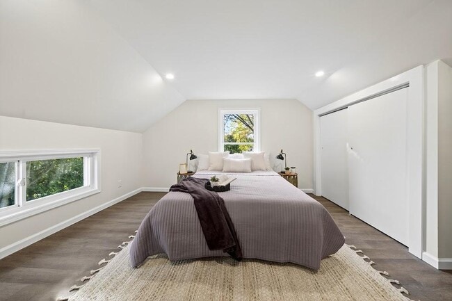 Building Photo - 127 W Warrington Rd