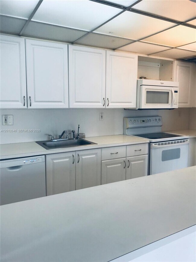 Building Photo - 17600 NW 68th Ave