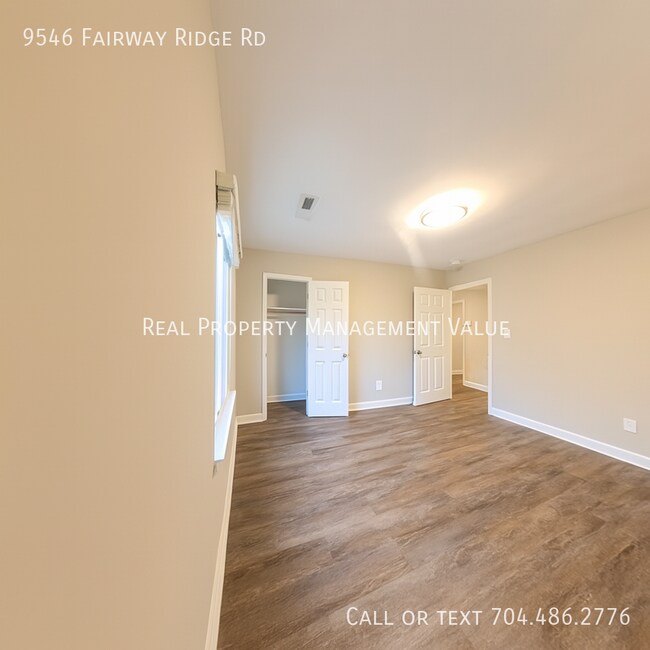 Building Photo - 9546 Fairway Ridge Rd