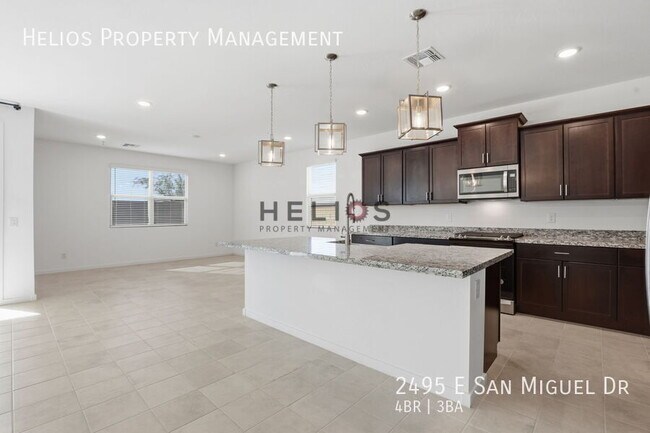 Building Photo - 2495 E San Miguel Dr