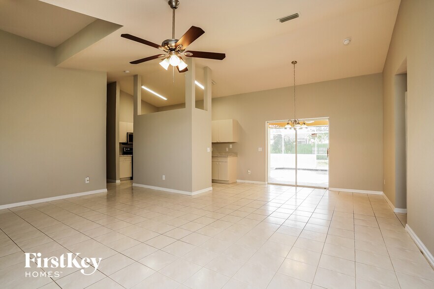 Building Photo - 1506 SE 19th Terrace