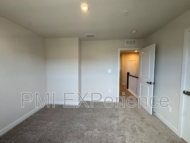 Building Photo - 5609 Greenpoint Ln