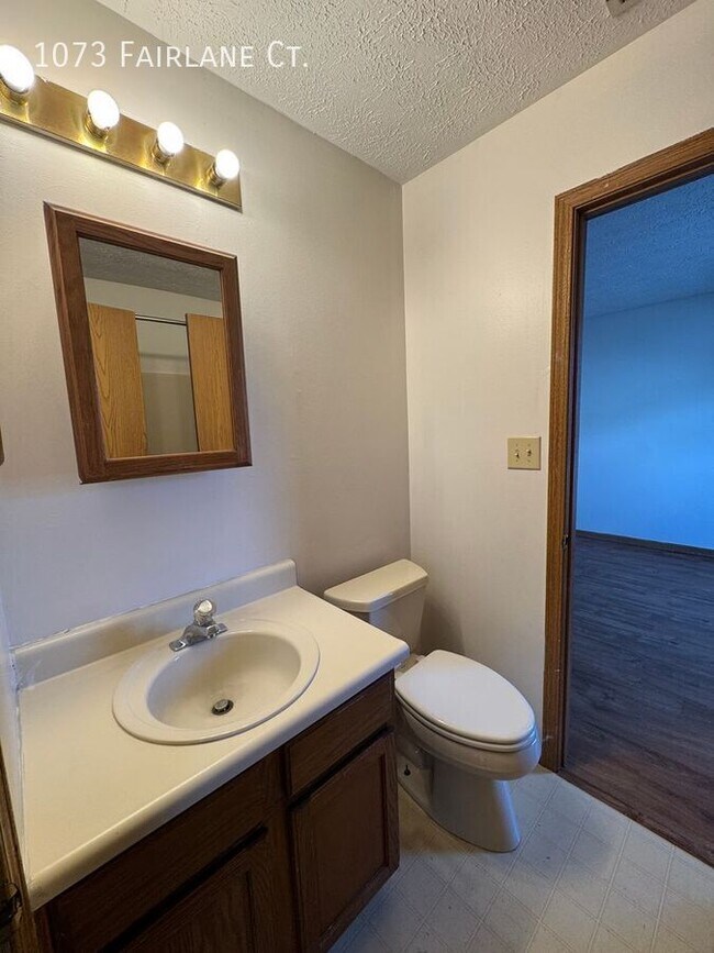 Building Photo - 1073 Fairlane Ct