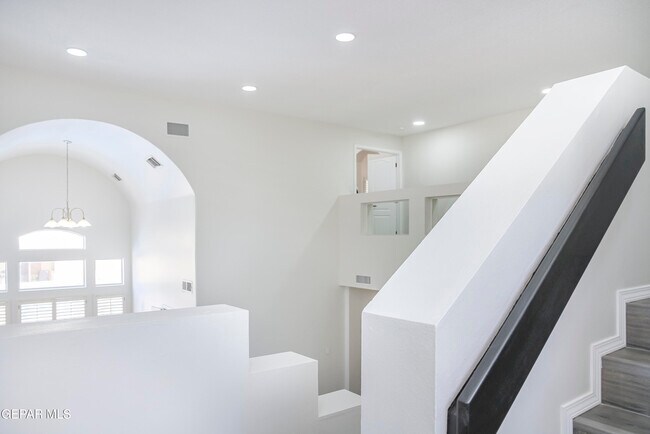 Building Photo - 6529 Jim De Groat Dr