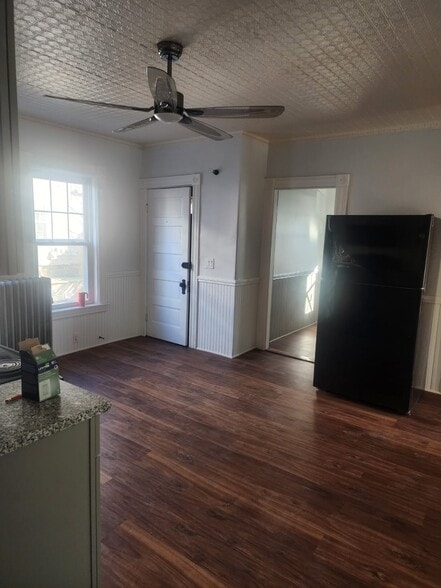 Building Photo - 135 Myrtle St