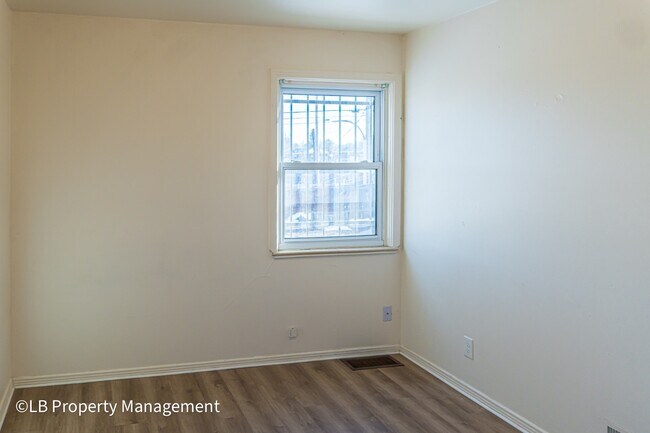 Building Photo - 1780 W Tennessee Ave