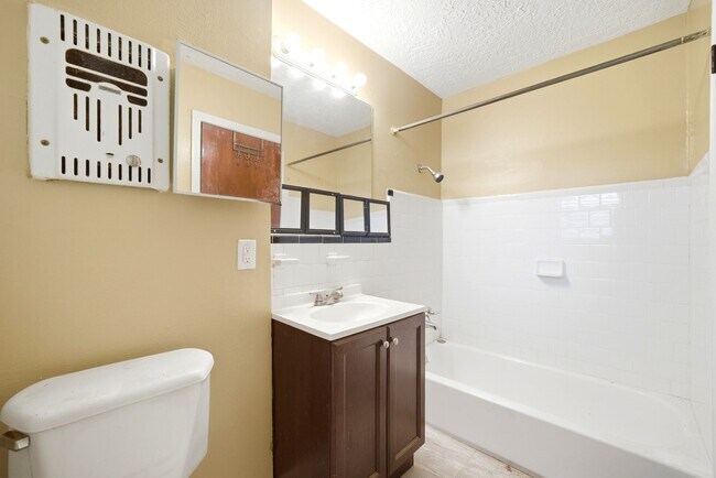 Building Photo - 3909 Leffingwell St