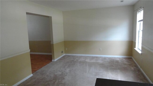 Building Photo - 525 Great Park Dr