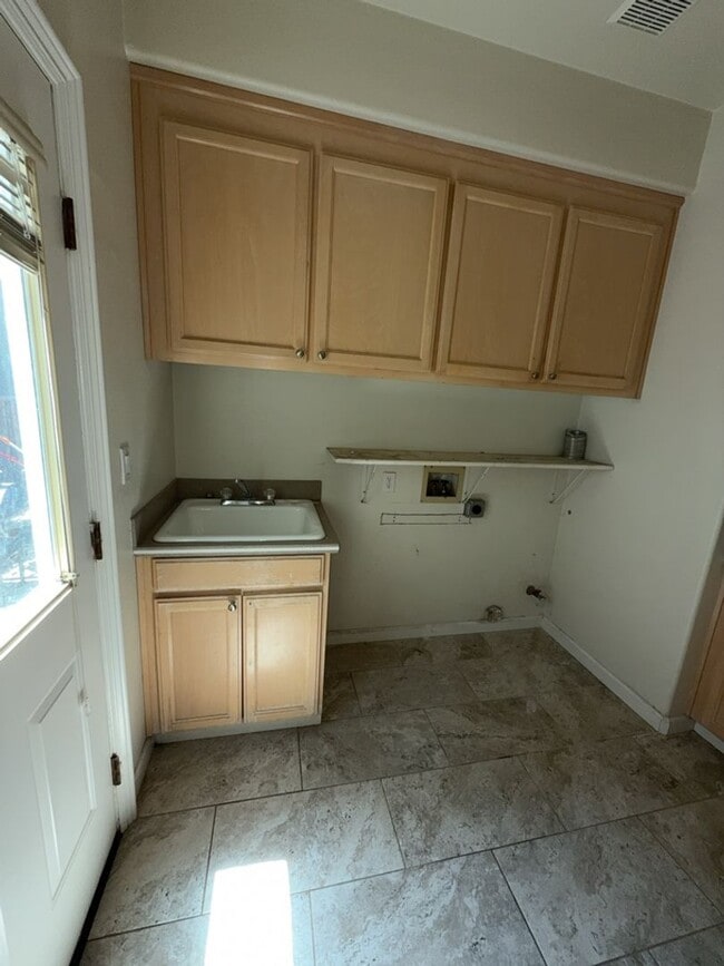 Building Photo - 5152 Renaissance Ct