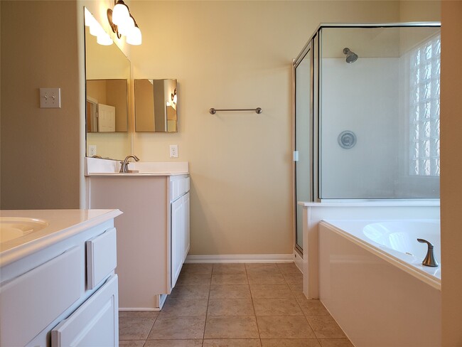 Building Photo - 2203 Winchester Lake