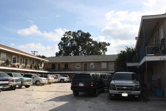 Primary Photo - Villa Del Sol Apartments