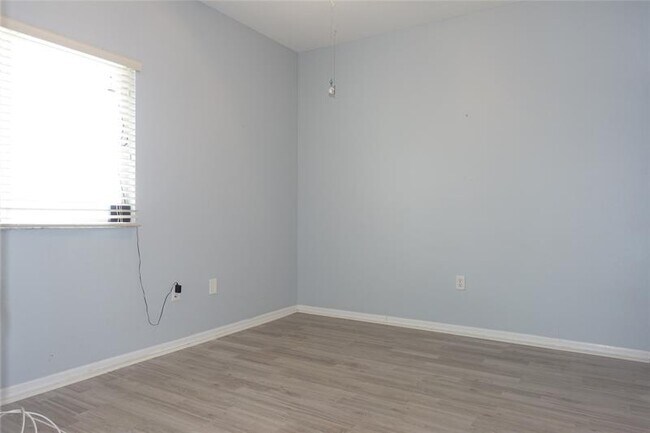 Building Photo - 7755 Yardley Dr