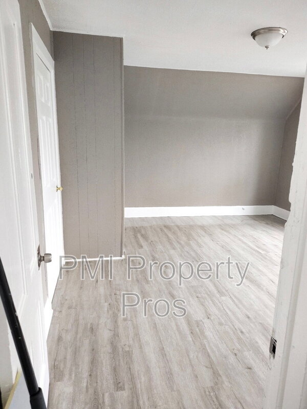 Building Photo - 2632 N 24th Pl