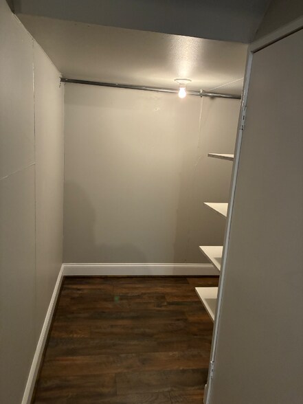 Building Photo - 6165 Green Hollow Ct