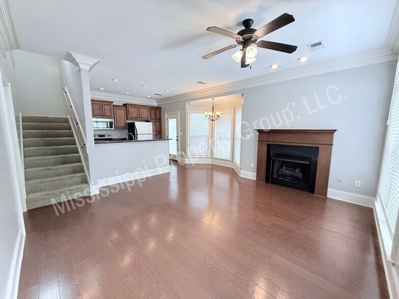 Building Photo - 135 Fallsgrove Dr
