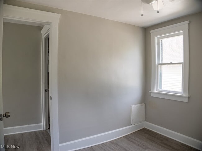 Building Photo - 3814 Russell Ave