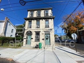 Building Photo - 201 W North St