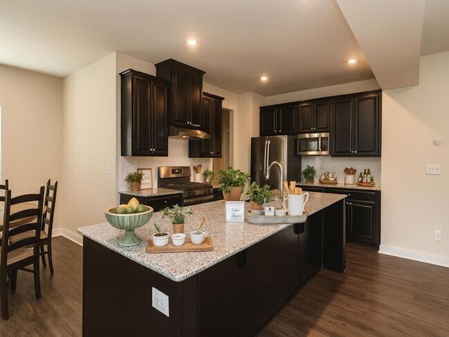 Building Photo - 3BR 2.5BA Home w/Resort Style Amenities at The Mills at Rocky River