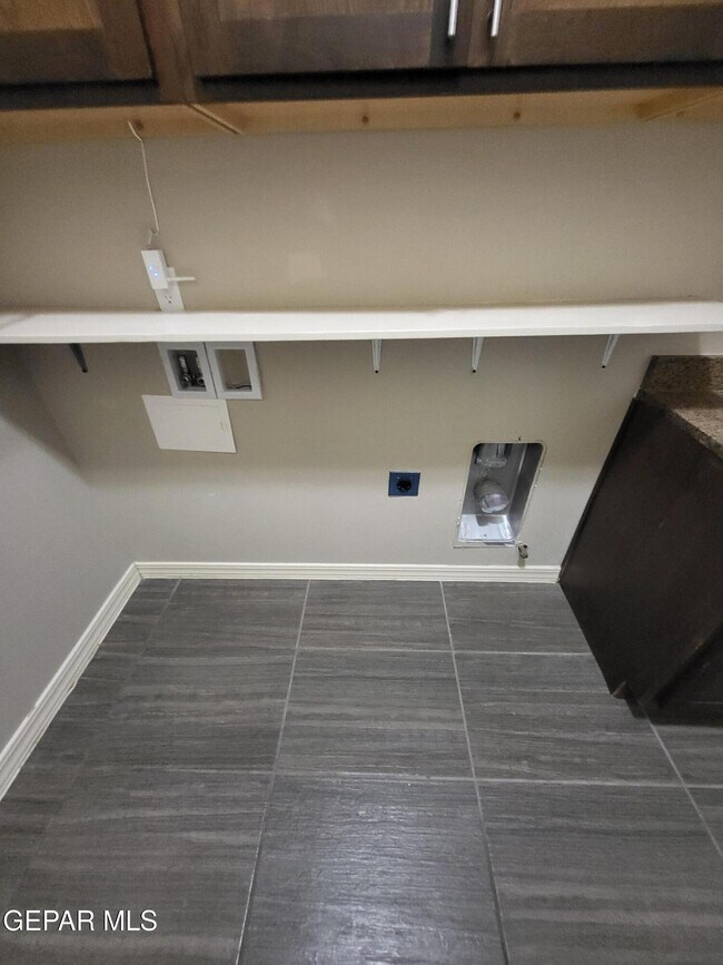 Building Photo - 3150 Spring Willow