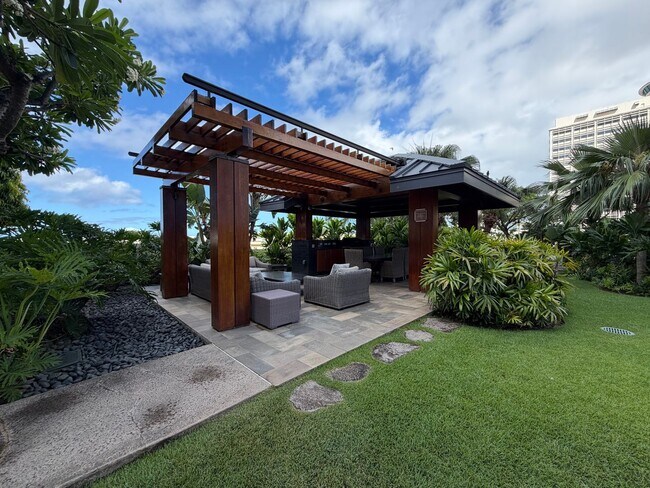 Building Photo - PARTIALLY FURNISHED, 3 BEDROOM, 3 BATHROOM, 2 PARKING (ONE ALA MOANA)