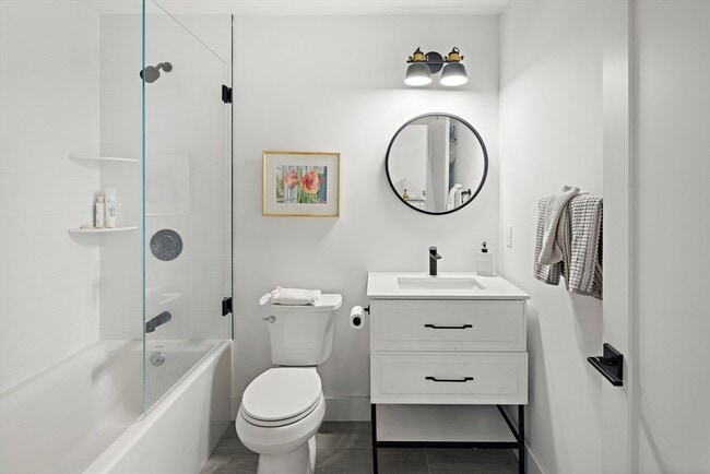 Building Photo - 68 Armandine St