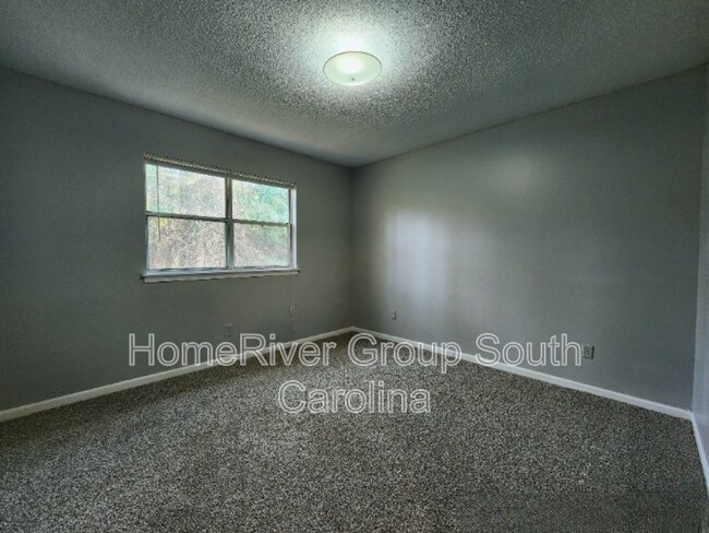 Building Photo - 108 Springwoods Lake Point